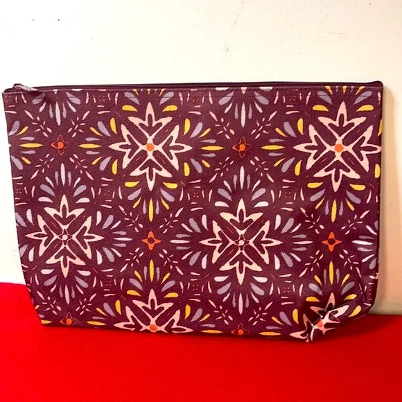 Thirty one shop zipper pouch